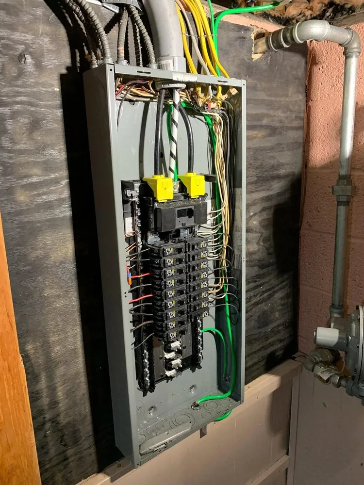 Expert electrician providing circuit breaker repair in , 