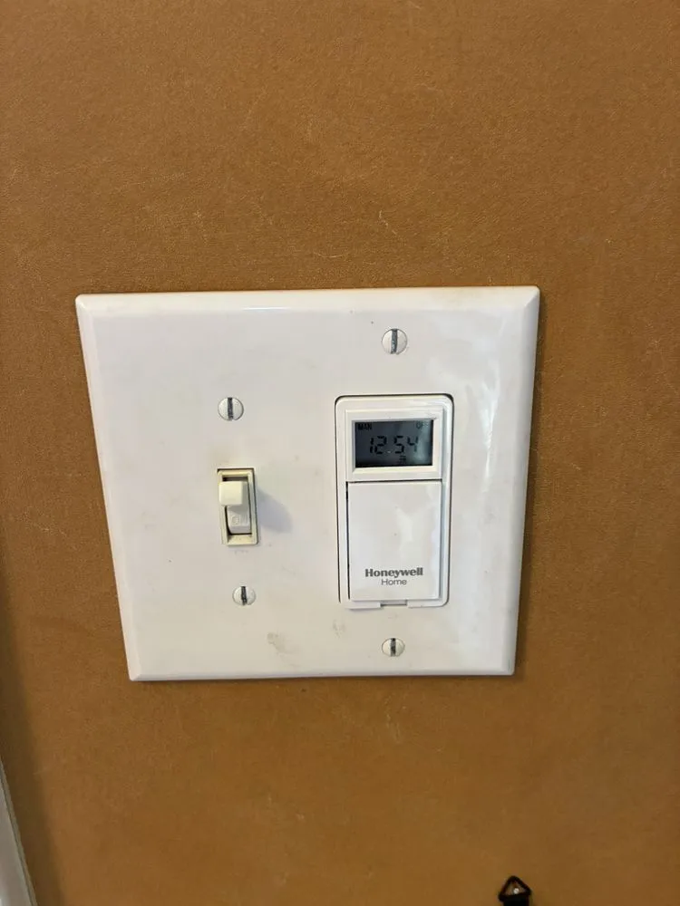 Licensed electrician providing lighting installation in , 