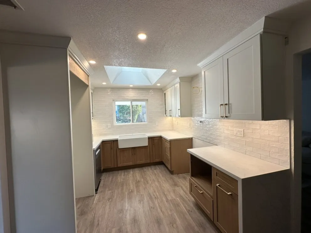 Slide of Y&D Power Solutions