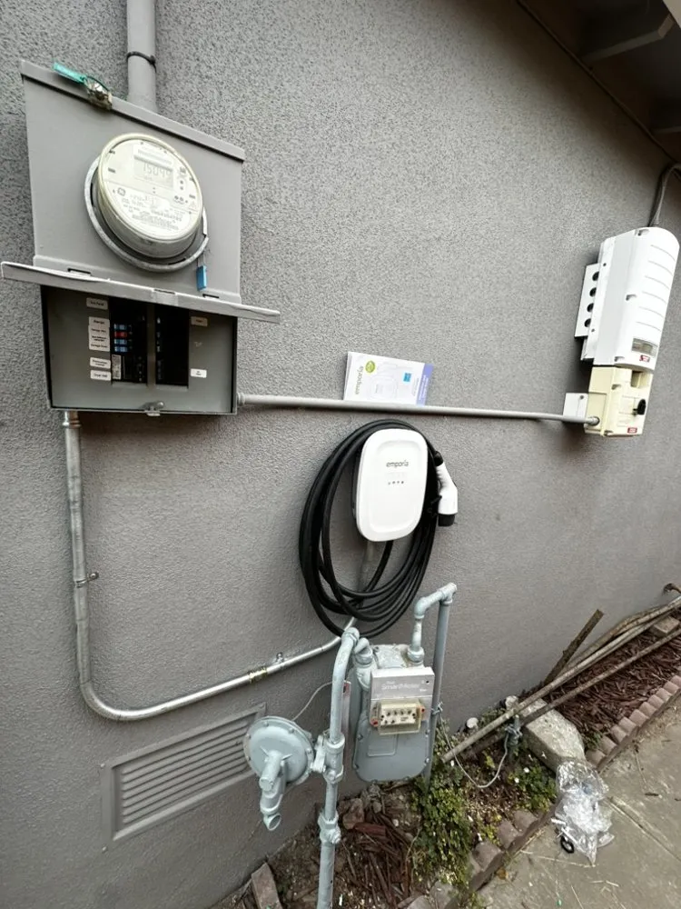 Slide of Y&D Power Solutions