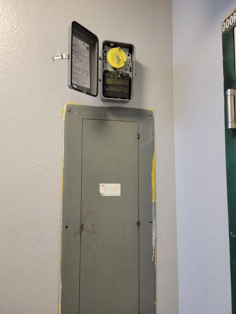 Slide of Yellowtail Electric