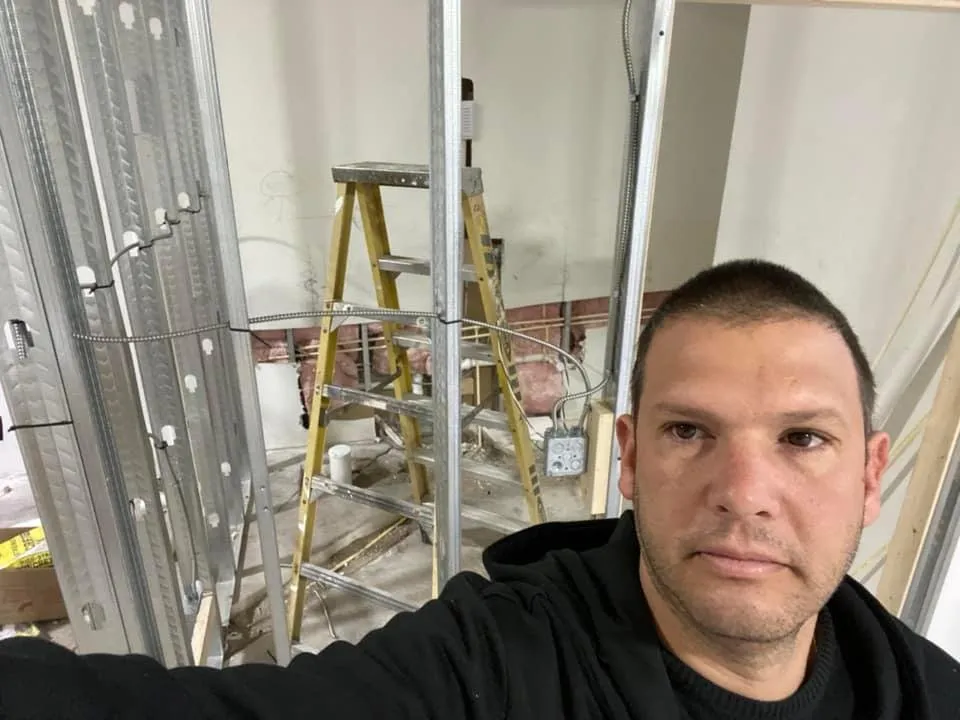 Slide of Y&G Volt Power