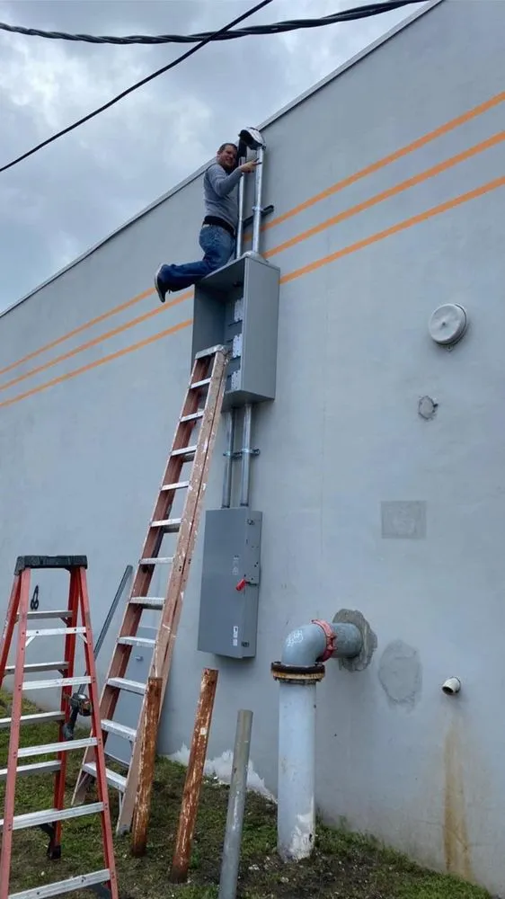 Slide of Y&G Volt Power