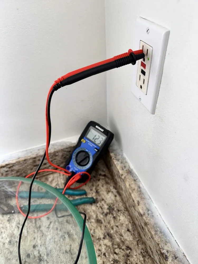 Slide of Y&L Handy Services