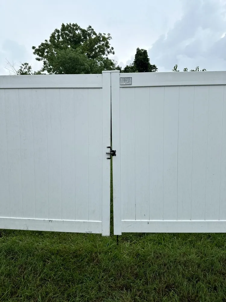 Slide of Y&L Handy Services