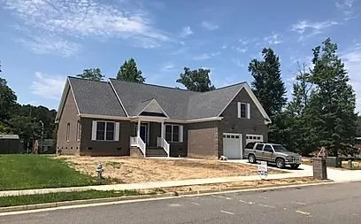 Emergency electrician providing circuit breaker repair in Yorktown, VA - York Builders