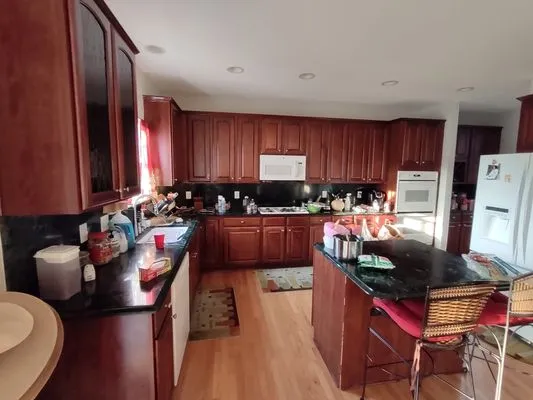 Your Neighborhood Handy Ladies Logo