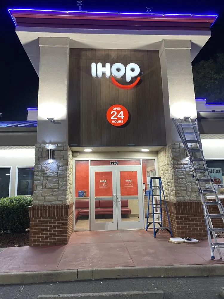 Slide of YSW Lighting & Electrical Services