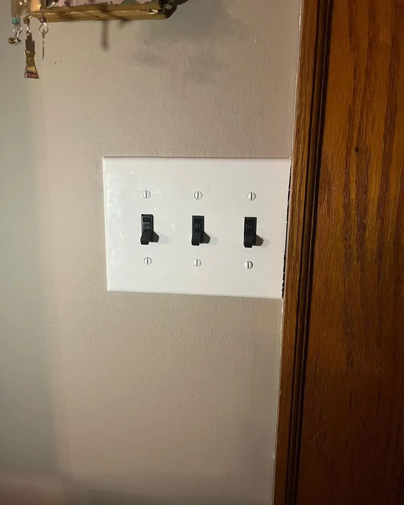 Slide of Yuri's Licensed Electricians