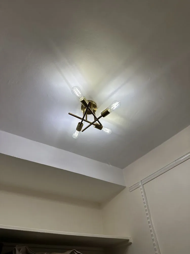 Slide of Yuriy Handyman