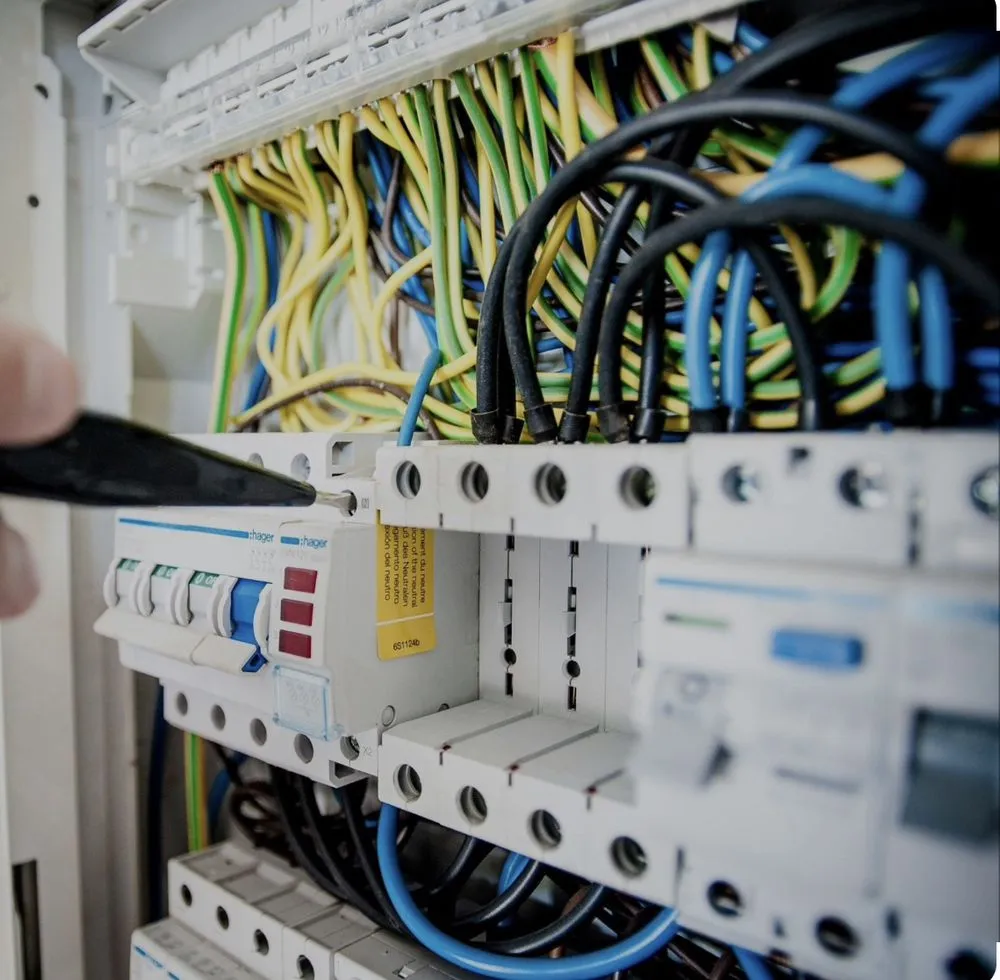 Licensed outlet and switch repair service in Sun Valley, CA - YVN Electric
