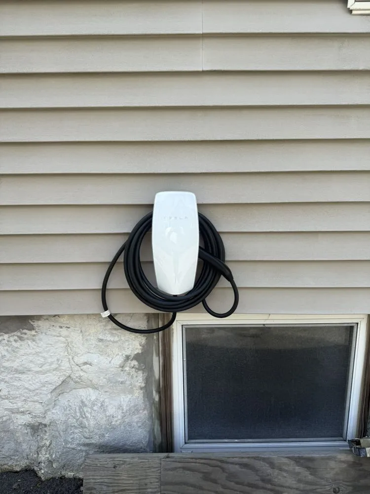 Slide of Zach Costa Electrician