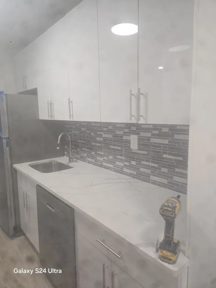 Slide of Zambrano contrucion and maintenence