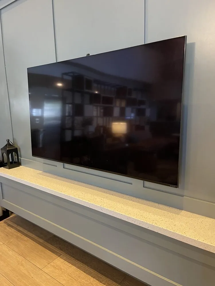 Slide of Zara Handyman