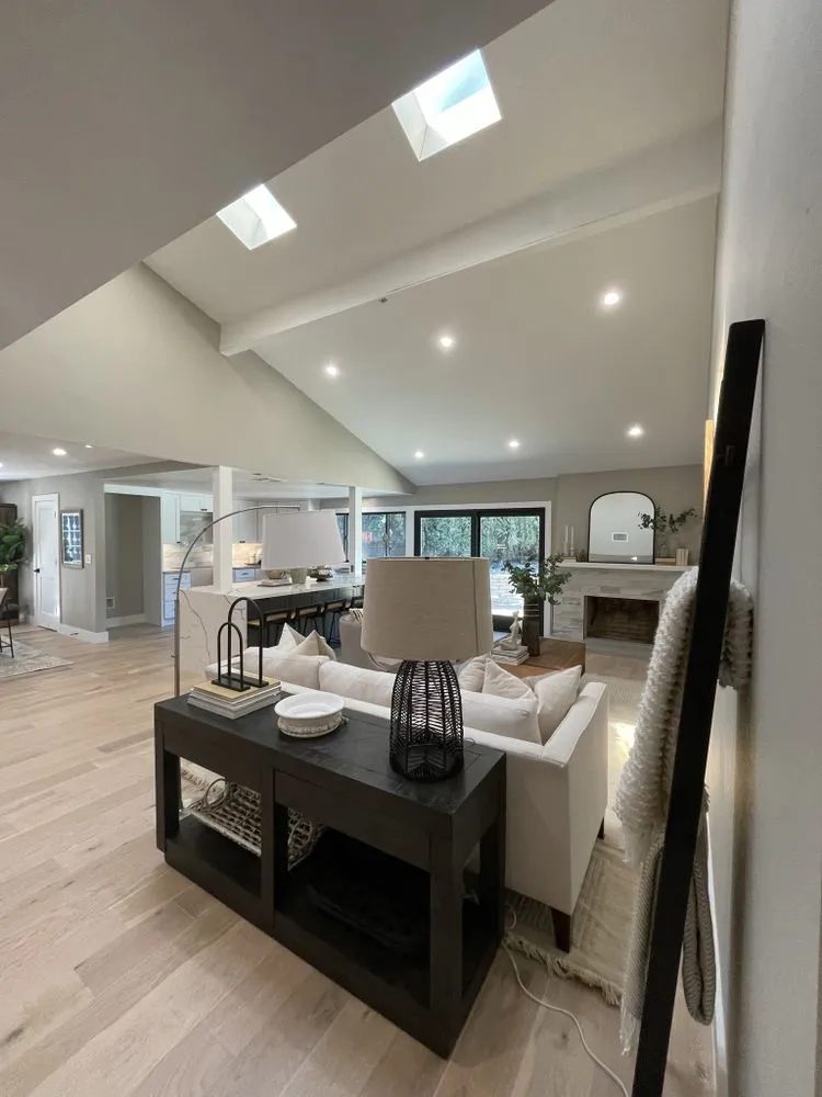 Slide of Zeee Electric