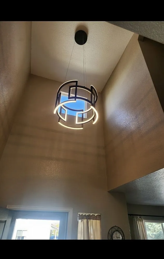 Expert electrician providing emergency electrical service in , 