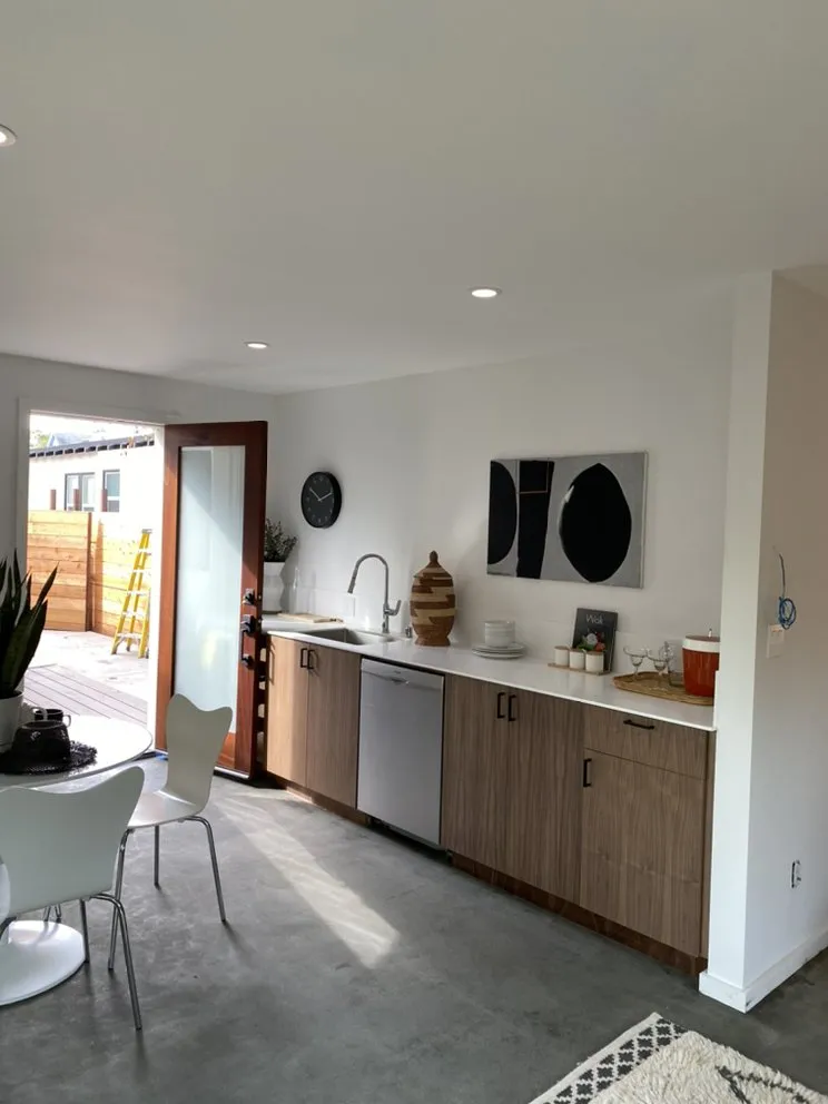 Slide of Zivar Elctric