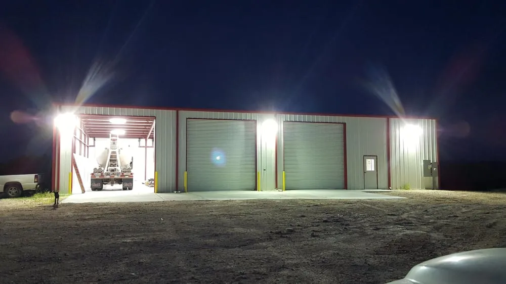 Expert electrician providing circuit breaker repair in , 