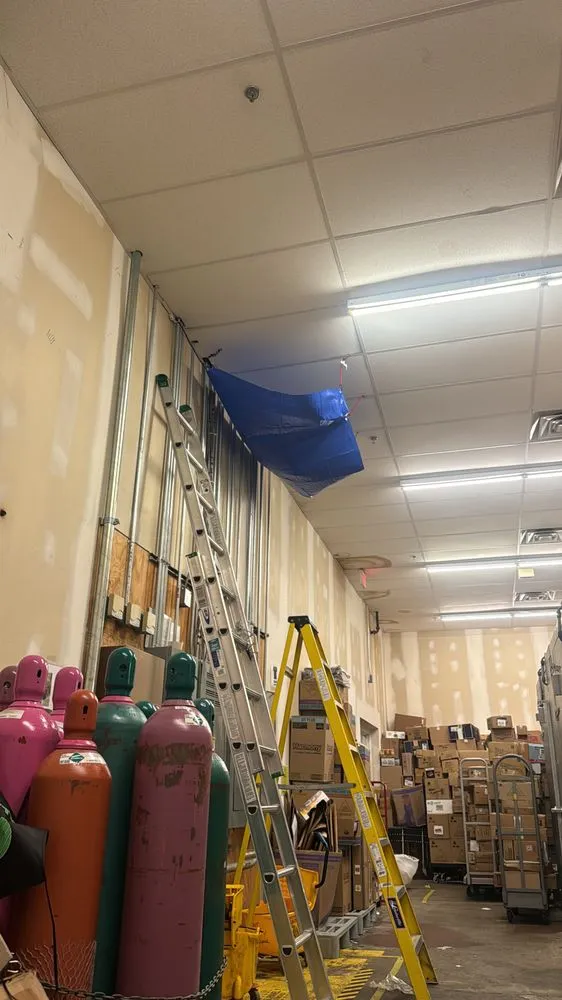 Emergency electrician providing electrical repair in ,