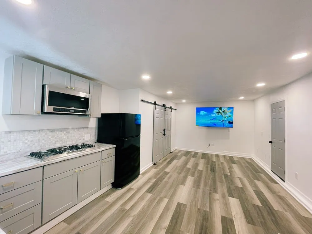 Slide of Zoetic Electric