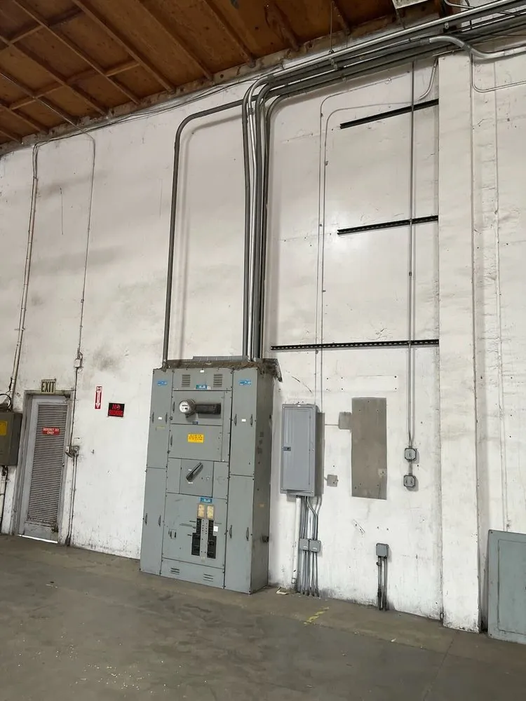 Slide of Zoom Electricians - Anaheim