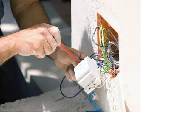 Zoom Electricians Playa Vista Logo