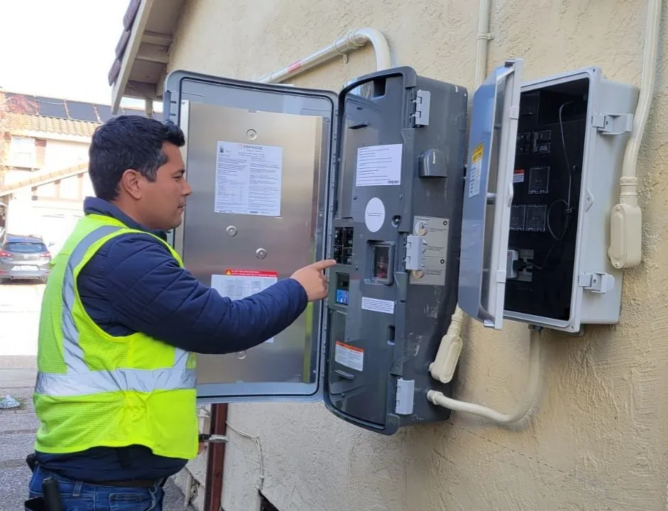 Slide of Zuha Solar & Electric